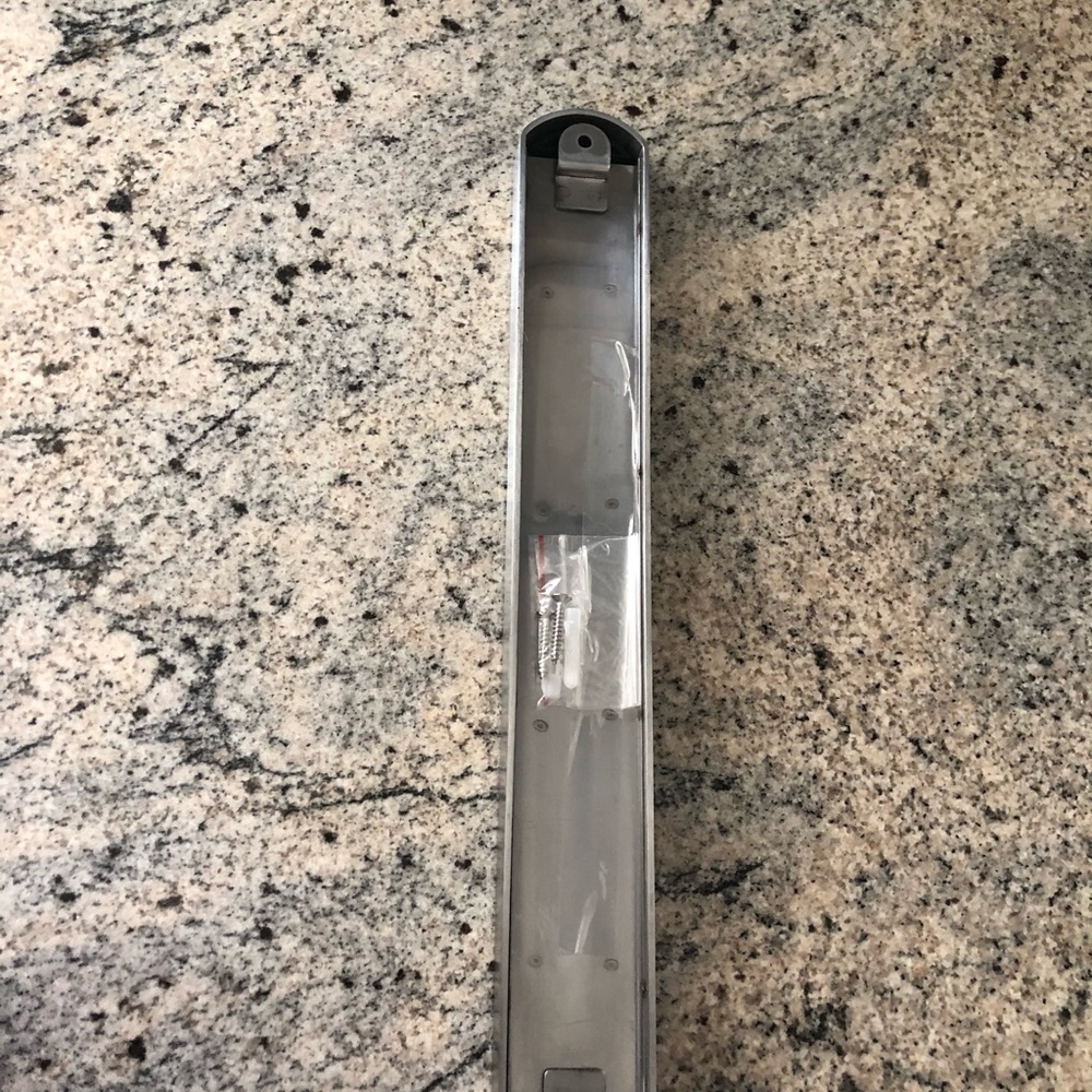 Magnetic Knife Rack - Picture 3 of 8